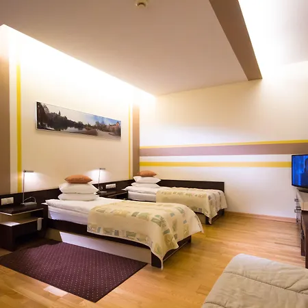 Dikul Market Square Отель Вроцлав