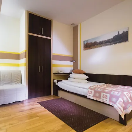 Отель Dikul Market Square