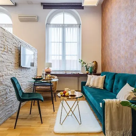 מלון Dikul Market Square