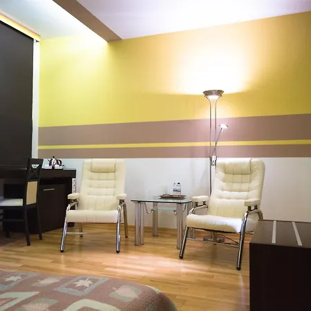 Dikul Market Square 3*