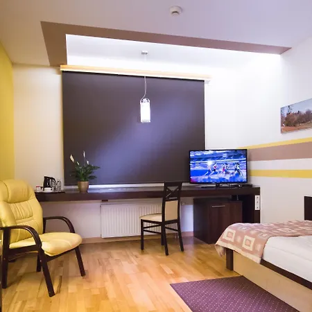 Dikul Market Square 3*