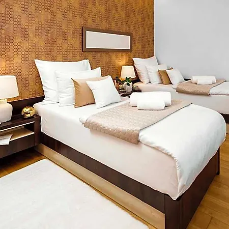 Hotel Dikul Market Square 3*