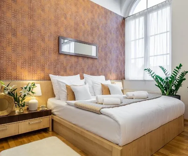 Dikul Market Square ホテル 3*